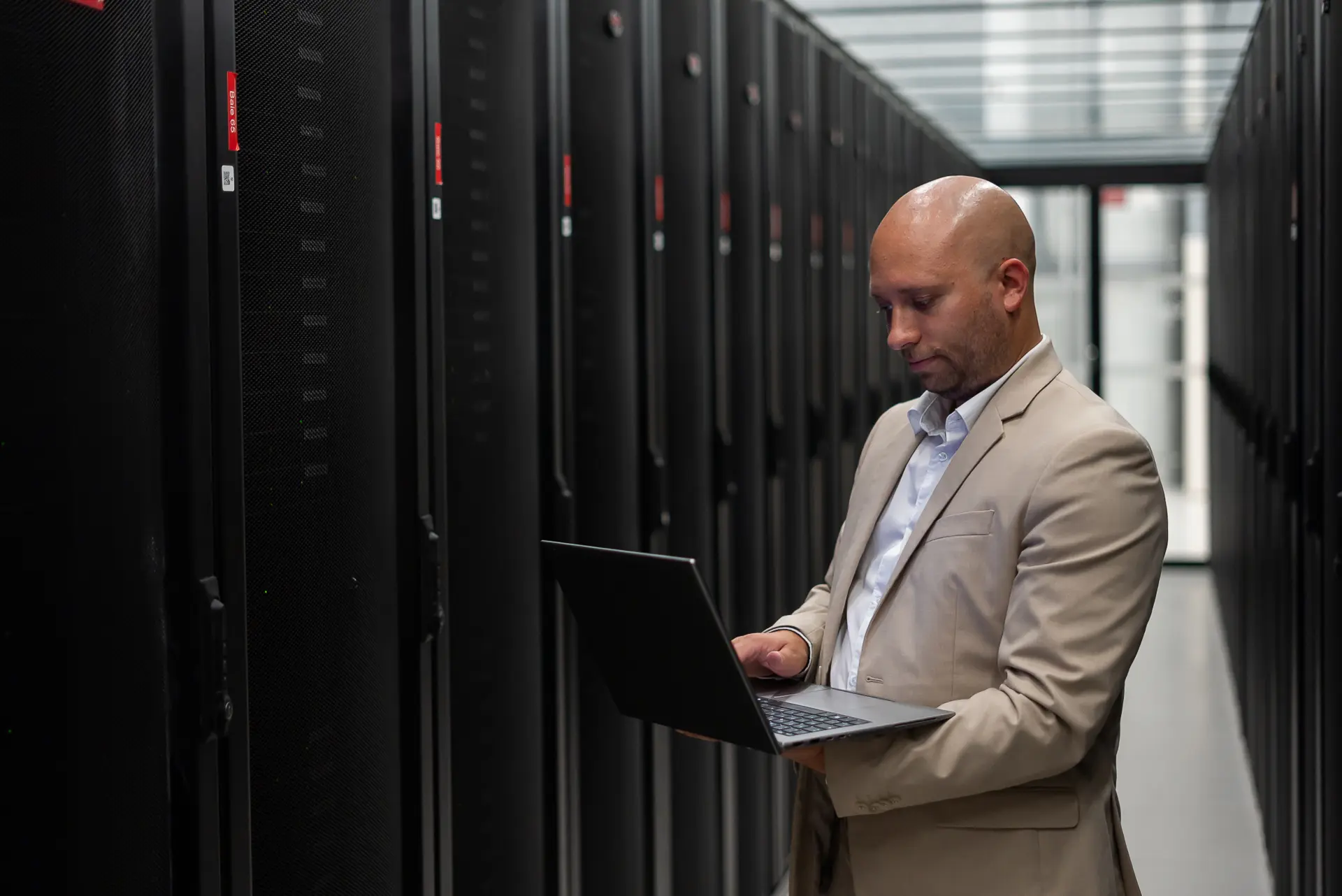 infrastructure-sur-mesure-serveur-xefi-partenaire-informatique-des-tpe-pme-bd