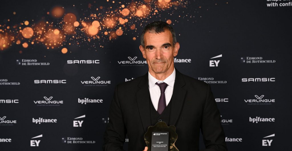 Prix EY pour XEFI : Sacha ROSENTHAL reçoit le prix de l&rsquo;entrepreneur de l&rsquo;année 2025 en région ARA